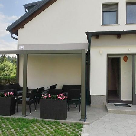 Apartmaji Anita Begunje pri Cerknici Exterior photo
