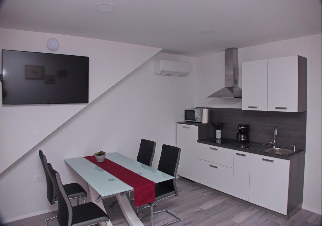 Apartmaji Anita Begunje pri Cerknici Exterior photo