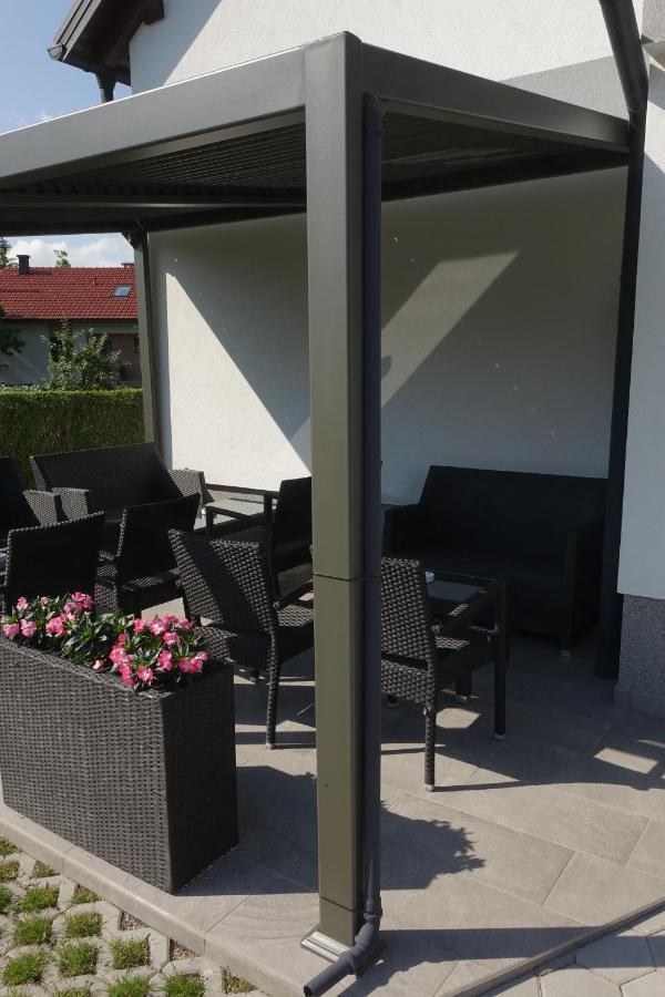 Apartmaji Anita Begunje pri Cerknici Exterior photo